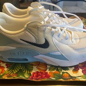 Women’s Nike Air Max size 11